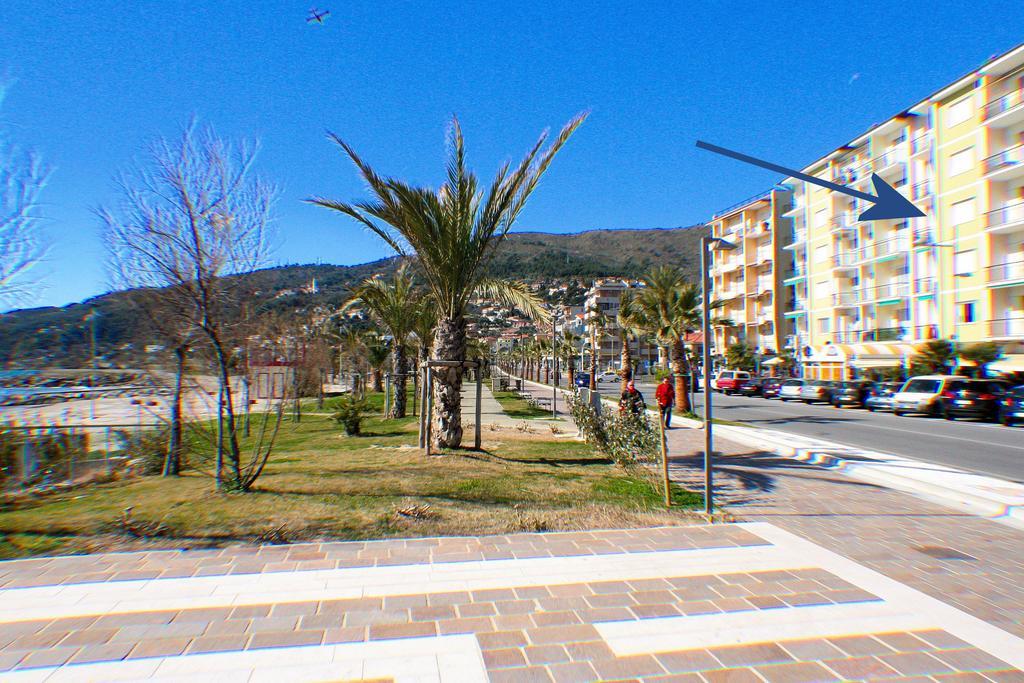 Appartamento Frontemare Andora Exterior foto
