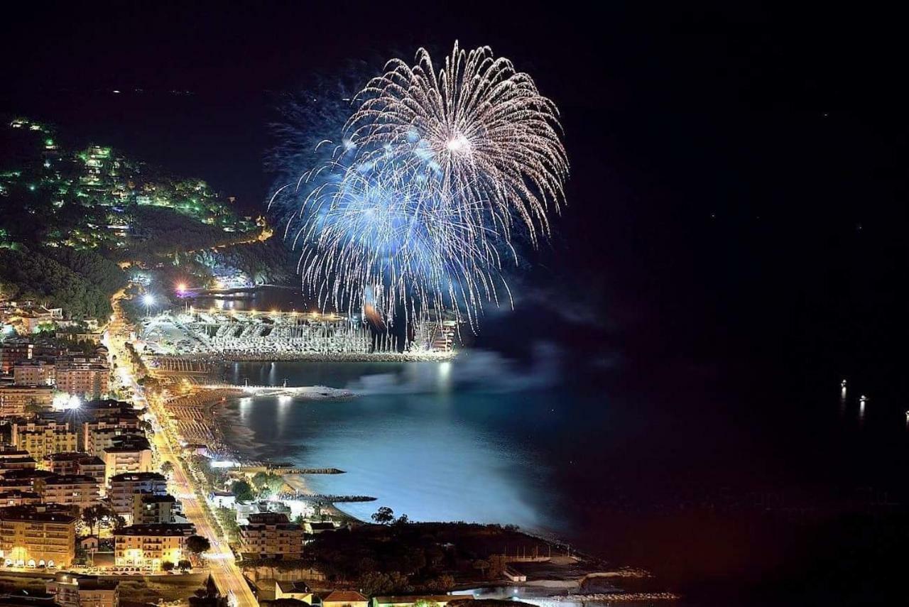 Appartamento Frontemare Andora Exterior foto